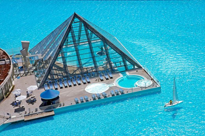 San Alfonso Dal Mar has the largest swimming pool in the world