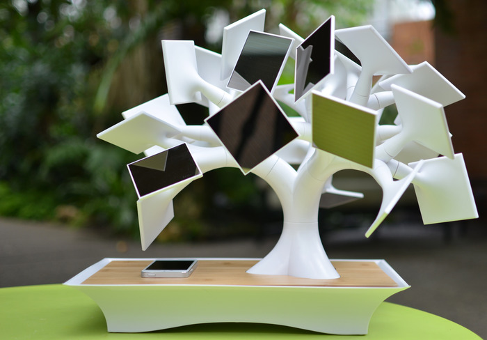 electree solar charging 1 Solar powered electric bonsai tree   Electree+ charges your electronics!