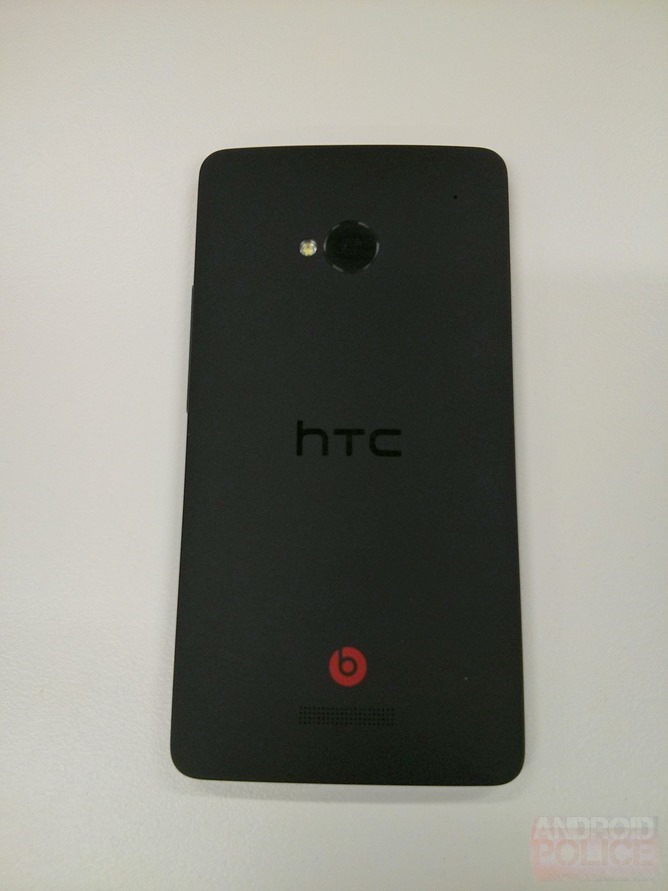 htc-m7-first-look-pictures-leaked-1