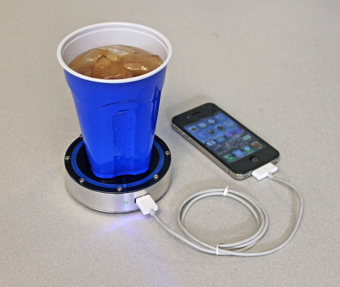 onE Puck iPhone portable charger