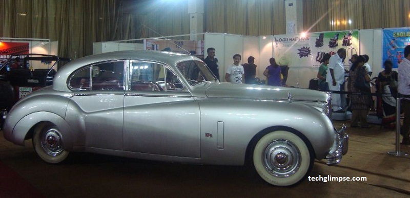 jaquar-vintage-car-1
