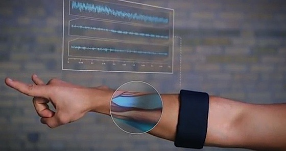 Thalmic-Labs-MYO-armband-wearable-computer-gesture-control-condo.ca_
